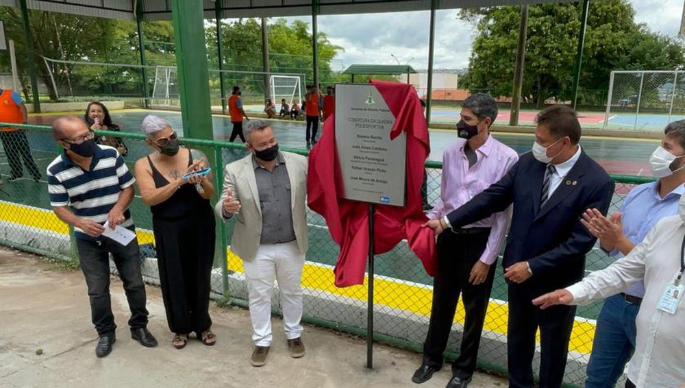 Inauguração da cobertura da quadra poliesportiva, com João Cardoso e autoridades